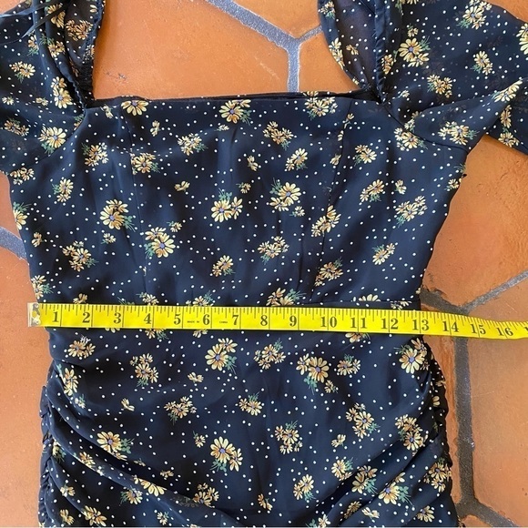 New Parvati Mini Dress Black Daisy Princess Polly Size 4 NWT Ruched Sheer Arms - Picture 12 of 12